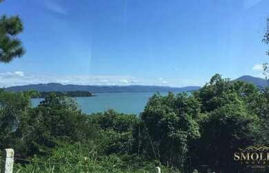 Imagem: Terreno à venda em Sambaqui