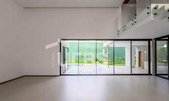 Imagem 2: Sobrado para venda possui 474 m² com 5 suítes no Plateau d'Or Privilege