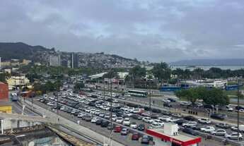 Imagem 3: Quarto Individual Florianopolis Centro Lado Mercado Publico e Ticen