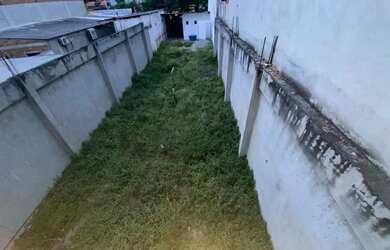 Imagem: Terreno com pequena loja para locação