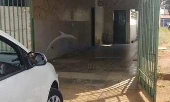 Imagem 3: Imóvel com 3 Casas, 2 Lojas e 1 Vaga de Garagem à Venda na QNM 08 Ceilândia