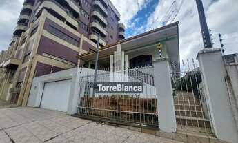 Imagem 3: Locação - Casa com 3 quartos (sendo 1 suíte), 2 vagas, Churrasqueira, Quintal Amplo, Centr