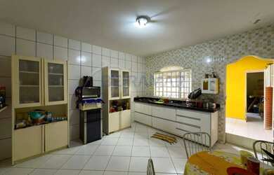 Imagem 6: Casa Escriturada de 2 Quartos Área Gourmet, 5 Vagas de Garagem, Piscina à Venda na SHVP Tr