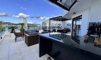 Imagem 4: Ampla cobertura plana com uma linda vista mar no bairro Balneário