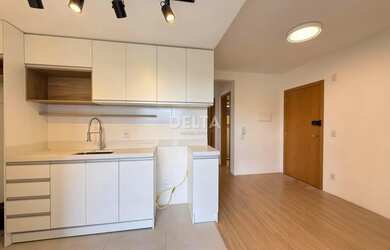 Imagem 2: Apartamento semimobiliado, 02 quartos, sacada com churrasqueira, 01 vaga coberta, no Bairr