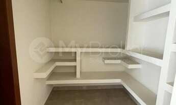 Imagem 4: Sobrado para venda possui 202 metros quadrados com 3 quartos em Jardim Vitória - Goiânia