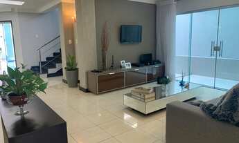 Imagem 2: Sobrado para venda possui 370 m² com 3 quartos