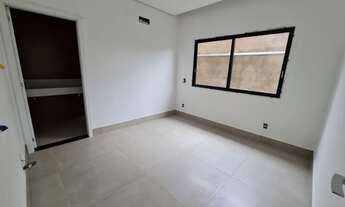 Imagem 4: CASA DE ALTO PADRÃO COM 3 QUARTOS E 3 SUITES, VAGA PARA 4 CARROS, EXCELENTE LOCALIZAÇÃO EM