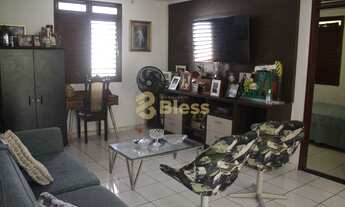 Imagem 6: Casa possuindo 260m² de área construída, divididos em 4 quartos, sendo 3 suítes à venda, C