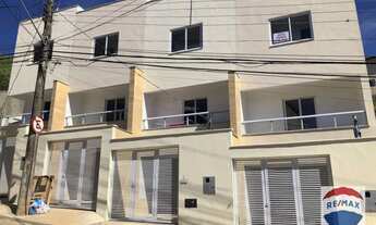 Imagem: Linda Casa no bairro Democrata, próxima