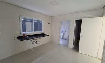 Imagem 3: Casa de condomínio sobrado para venda tem 370 metros quadrados com 4 quartos