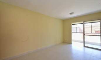 Imagem 2: Condomínio Roma: Porcelanato, varanda, garagem, nascente! 1º andar