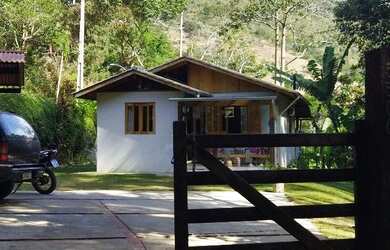 Imagem 5: Sítio na região de Itaipava. Muita água, muito verde. Preço de conjugado