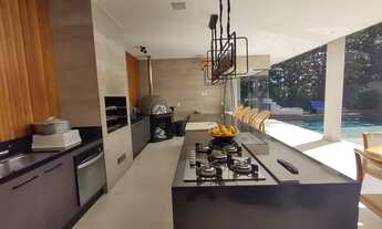 Imagem 5: Casa de condomínio para venda possui 750 metros quadrados com 5 quartos