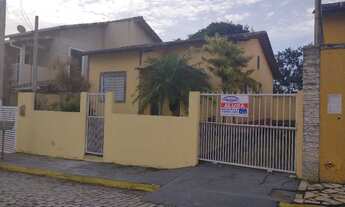 Imagem: Casa com 2 quartos em Condomínio Fechado