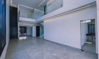 Imagem 3: Casa de condomínio sobrado para venda possui 361 metros quadrados com 4 quartos