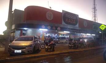 Imagem 2: Terreno céu azul avenida comercial do Colégio militar