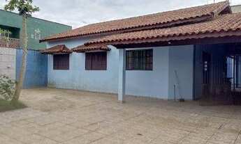 Imagem: Casa com amplo quintal à venda no Jardim