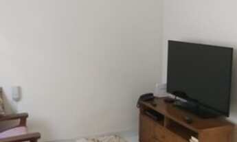 Imagem 6: Apto térreo reformado 2 quartos e quintal, com planejados. Impecável - prox. Af. Pena