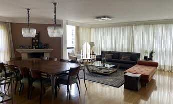 Imagem 1: Apartamento com 250m², com 3 suítes, 4 vagas demarcadas, com ótima localização no Morumbi