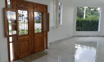 Imagem 5: Casa de condomínio para venda tem 415 metros quadrados com 3 quartos