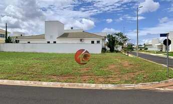 Imagem: Terreno de esquina em condomínio na Zona