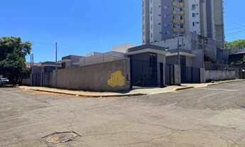 Imagem 2: Casa no centro de Foz do Iguaçu/PR com 2 dormitórios à venda, por R$ 320.000