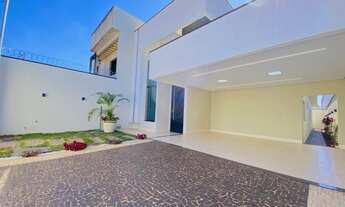 Imagem 2: Belíssima Casa 04 Suítes Plenas - Área Churrasco e Piscina