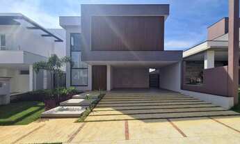 Imagem: Sobrado 310m², 3 Suítes, 1 Master, Piscina