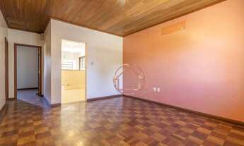 Imagem 2: Casa / 3 Dormitórios / 1 Suíte / 4 Vagas / Jardim Itú Sabará / Porto Alegre