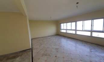 Imagem 2: Apartamento para venda possui 200 metros quadrados com 3 quartos em Gonzaga - Santos - SP