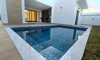 Imagem 2: Casa Imponente. Nova. Preço de Ocasião. Para pessoas Exigentes. Local Sensacional. Nível A