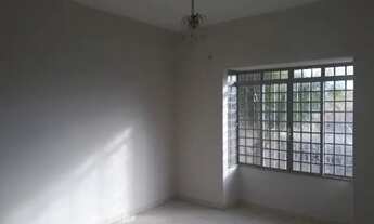 Imagem 7: Excelente residência, com quatro quartos, um deles uma suíte com banheira de hidromassagem