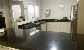 Imagem 7: Casa para aluguel e venda tem 220 m2 com 4 quartos em Jardins Lisboa - Goiânia - Goiás