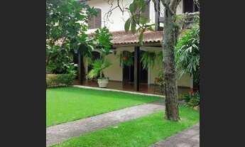 Imagem 3: Casa de condomínio para aluguel tem 465 metros quadrados com 6 quartos