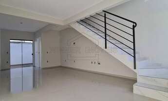 Imagem 2: Sobrado para Venda em São José, Jardim Botânico, 2 dormitórios, 2 banheiros, 2 vagas