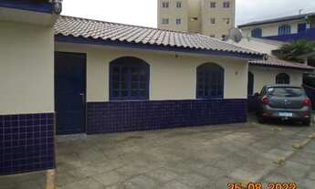 Imagem: Casa com 2 quartos e vaga para carro