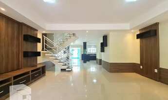 Imagem: Casa 03 qts com piscina, em rua bem tranquila