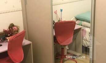 Imagem 4: Sobrado com 4 quartos, sendo 1 suíte, com móveis planejados em todos os cômodos, condomíni