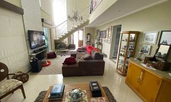 Imagem: Casa de condomínio para venda possui 243