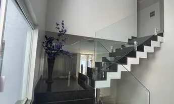 Imagem 5: Sobrado para venda tem 280 metros quadrados com 5 quartos em Jardim Europa - Uberlândia