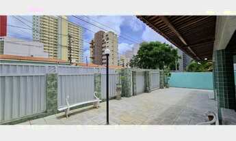 Imagem 3: Casa perto da Praça do Disco Voador 3 quartos com suíte e chalé 282m² 4 vagas cobertas