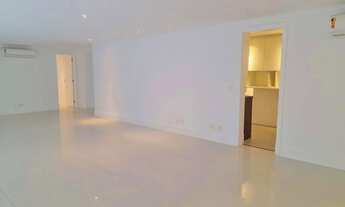 Imagem 6: Apartamento com varanda, 4 dormitórios (4 suítes) + 2 vagas + Portaria 24 horas, para alug