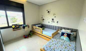 Imagem 7: Sobrado para aluguel possui 203 metros quadrados com 4 quartos