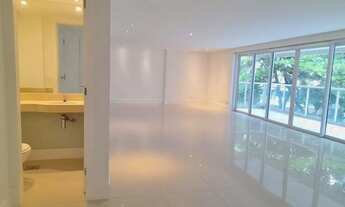 Imagem 2: Apartamento com varanda, 4 dormitórios (4 suítes) + 2 vagas + Portaria 24 horas, para alug