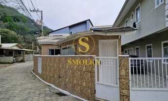 Imagem 6: Duas casas + 4 apartamentos à venda, a 50 metros da praia, no bairro Pântano do Sul, Flori