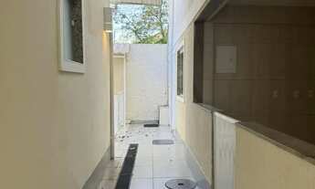 Imagem 2: Linda Casa para aluguel e venda possui 470 m2 de área construída e terreno de 1080 m2