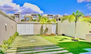 Imagem 2: Casa de alto padrão no centro de Eusébio Rua privativa 4 suites