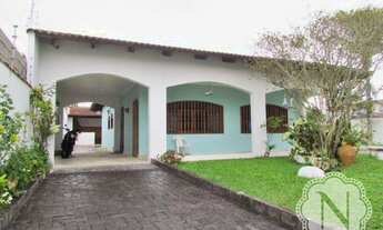 Imagem: Casa com amplo terreno à venda perto da