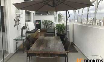 Imagem 2: Cobertura com 264 m² de área útil, 2 vagas de garagem, amplo living, 3 dormitórios sendo 1